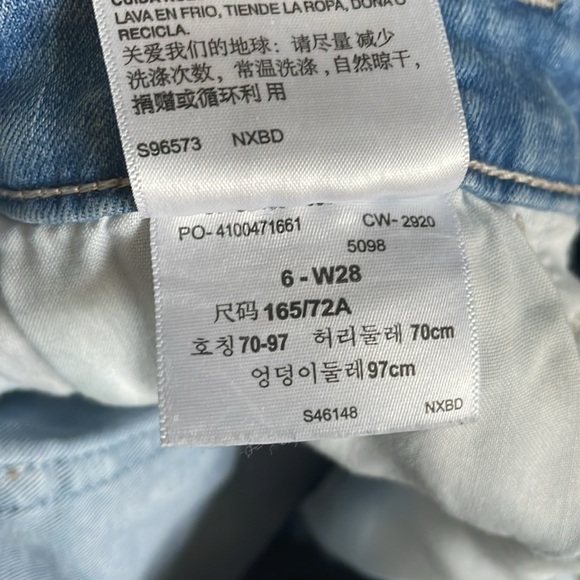 Levi shorts- high rise - Picture 4 of 4